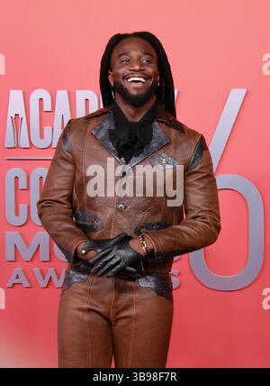 Frisco, États-Unis. 08 mai 2025. Shaboozey assiste à la 60e cérémonie des Academy of Country Music Awards à l'Omni Frisco Hotel at the Star. (Photo de Casey Flanigan/SOPA images/SIPA USA) crédit : SIPA USA/Alamy Live News Banque D'Images