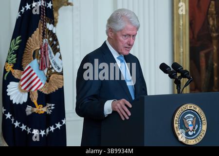 2 février 2023, Washington, District off Columbia, États-Unis : L’ancien président américain Bill Clinton prononce un discours pour marquer le 30e anniversaire de la Family and Medical Leave Act à la Maison Blanche de Washington, DC le 2 février 2023 (image crédit : © Chris Kleponis/CNP via ZUMA Press Wire) Banque D'Images
