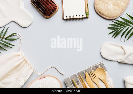 Concept zéro déchet. Accessoires écologiques pour la maison. Vue du dessus. Banque D'Images