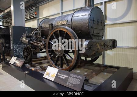 La locomotive Rocket originale, construite par Robert Stephenson au Locomotion Railway Museum, Shildon, comté de Durham, Angleterre, Royaume-Uni. Banque D'Images