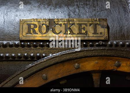 La locomotive Rocket originale, construite par Robert Stephenson au Locomotion Railway Museum, Shildon, comté de Durham, Angleterre, Royaume-Uni. Banque D'Images