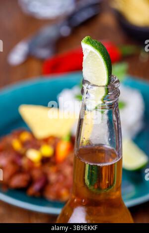 Délicieux Chili con Carne sur bois Banque D'Images