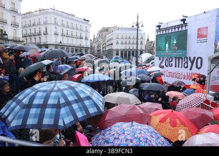 Madrid, le 2 mai 2025. La cérémonie de remise des médailles du 2 mai, Journée de la CAM, s’est tenue au siège de la Communauté de Madrid, présidée par Isabel Díaz Ayuso. Photo : Jaime García. ARCHDC. Crédit : album / Archivo ABC / Jaime García Banque D'Images