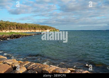 Vue sur la côte escarpée, île de Poel Banque D'Images