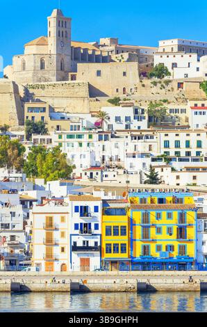 Vieille ville et port d'Ibiza, ville d'Ibiza, Ibiza, îles Baléares, Espagne, Europe Banque D'Images