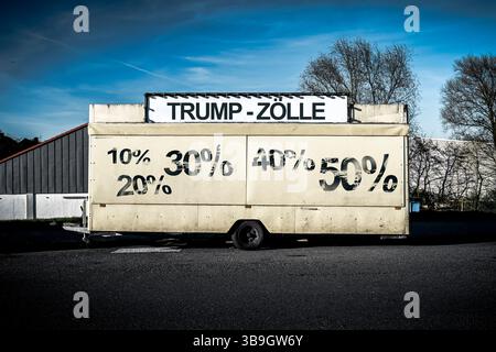 Bande-annonce avec inscription Trump tarifs et pourcentages, différend tarifaire photo symbolique et tarifs punitifs, photomontage Banque D'Images