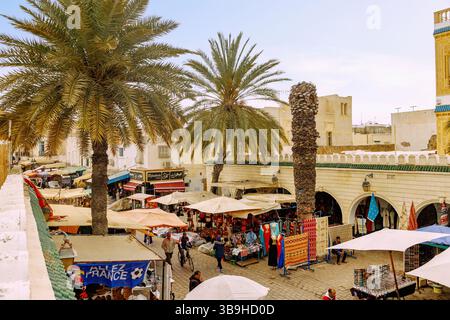 Médina et souk avec marché artisanal à Nabeul, Tunisie Banque D'Images