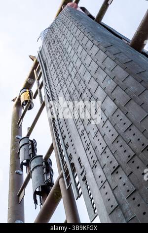 Sculpture du Titanic dans un style Airfix, Titanic Quarter, Belfast. Banque D'Images