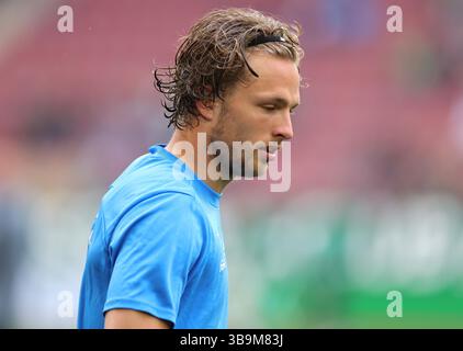 firo : 04.05.2025, football, football, 1ère ligue, 1ère Bundesliga, saison 2024/2025, 32e journée FC Augsburg - Holstein Kiel, Jann-Fiete Arp de Holstein Kiel pendant l'échauffement Banque D'Images