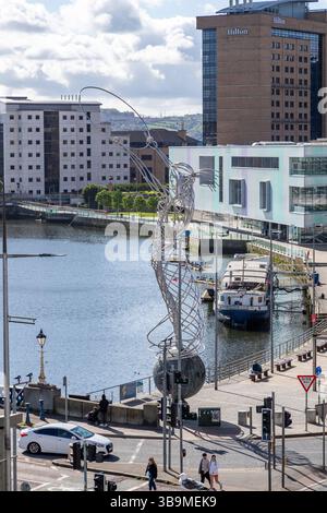 En amont sur la rivière Lagan dans le centre-ville de Belfast. Irlande du Nord Banque D'Images