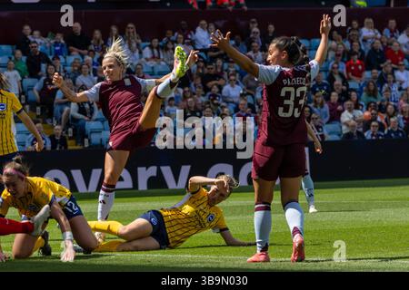 Birmingham, Royaume-Uni. 9 mai 2025. Rachel Daly (9) célèbre son but lors du match de super leauge Barcleys FA pour femmes entre Aston Villa et Brighton & Hove Albion au Villa Park à Birmingham. (TIFF Barber/SPP) crédit : photo de presse sportive SPP. /Alamy Live News Banque D'Images