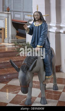 Nouvel exemplaire du Palmesel, anciennement XVIe siècle, dans l'église Saint-Nicolas, Tannheim, quartier de Reutte dans le Tyrol, Autriche, Europe Banque D'Images