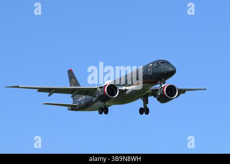 Avion Royal Jordanian, JY-RED, Embraer E190-E2 Banque D'Images