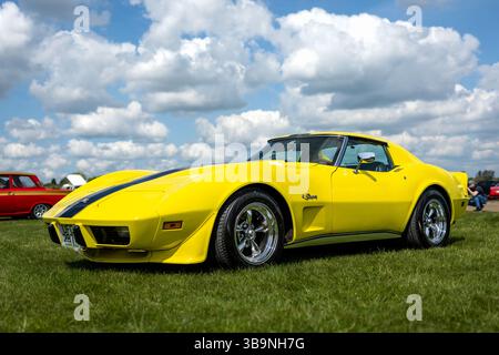 Chevrolet Corvette Stingray 1976, exposée au Bicester Scramble qui s'est tenu le 27 avril 2025. Banque D'Images