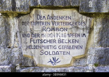 Log pod Mangartom est un petit village de Bovec en Slovénie dans les Alpes juliennes. Voici le Front Isonzo pendant la première Guerre mondiale Banque D'Images