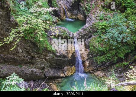 Log pod Mangartom est un petit village de Bovec en Slovénie dans les Alpes juliennes. Voici le Front Isonzo pendant la première Guerre mondiale Banque D'Images
