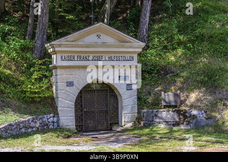 Log pod Mangartom est un petit village de Bovec en Slovénie dans les Alpes juliennes. Voici le Front Isonzo pendant la première Guerre mondiale Banque D'Images