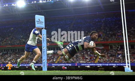 Viliame Mata des Bristol Bears marque un essai lors du Gallagher Premiership match au Principality Stadium de Cardiff. Date de la photo : samedi 10 mai 2025. Banque D'Images