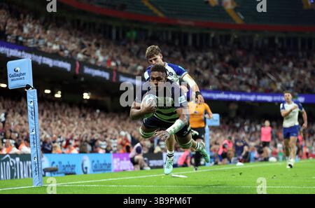Viliame Mata des Bristol Bears marque un essai lors du Gallagher Premiership match au Principality Stadium de Cardiff. Date de la photo : samedi 10 mai 2025. Banque D'Images