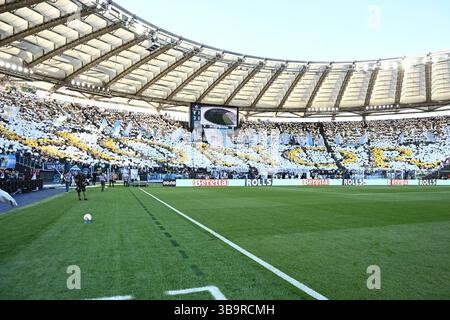 Rome, Italie. 10 mai 2025. Supporters du Lazio lors du match de Serie A entre le SS Lazio et le Juventus FC au Stadio Olimpico Rome Italie le 10 mai 2025. Crédit : Nicola Ianuale/Alamy Live News Banque D'Images