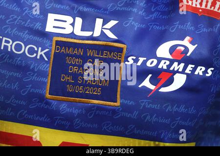 CAPE TOWN, AFRIQUE DU SUD - 10 MAI : vue générale de Damian Willemse du maillot DHL Stormers après avoir disputé son 100e match pour les DHL Stormers lors du United Rugby Championship match entre DHL Stormers et Dragons RFC qui s'est tenu au stade DHL le 10 mai 2024 au Cap, en Afrique du Sud. Photo de Shaun Roy/Alamy Live News Banque D'Images