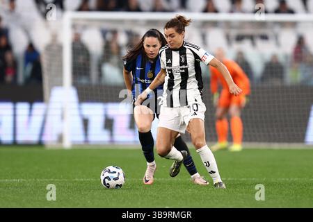 Turin, Italie. 10 mai 2025. Cristiana Girelli de la Juventus FC en action lors du match de Serie A féminin entre la Juventus FC et le FC Internazionale au stade Allianz le 10 mai 2025 à Turin, Italie . Crédit : Marco Canoniero/Alamy Live News Banque D'Images
