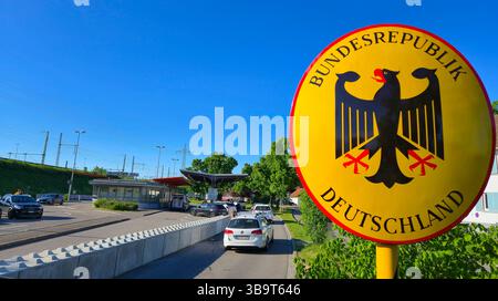 Weil am Rhein, Allemagne - 10 mai 2025 : frontière germano-suisse entre l'Allemagne et la Suisse, Deutschland - Schweiz, Bâle, Lörrach, Südbaden, douane, Grenze, Dogana, Zoll, Allemagne - frontière suisse à Weil am Rhein, Allemagne *** Weil am Rhein, Allemagne 10 mai 2025 frontière suisse allemande entre l'Allemagne et la Suisse, Allemagne Suisse, Bâle, Südbaden, Lörrach,, douane, Grenze, Dogana, Zoll, frontière suisse allemande à Weil am Rhein, Allemagne Banque D'Images