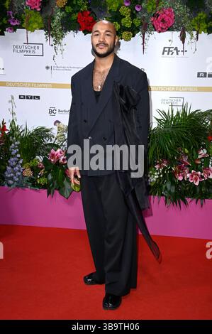 Malick Bauer BEI der 75. Verleihung des Deutschen Filmpreises 2025 im Theater am Potsdamer Platz. Berlin, 09.05.2025 *** Malick Bauer à la 75e cérémonie du Prix du film allemand 2025 au Theater am Potsdamer Platz Berlin, 09 05 2025 Foto :XF.xKernx/xFuturexImagex filmpreis 6551 Banque D'Images