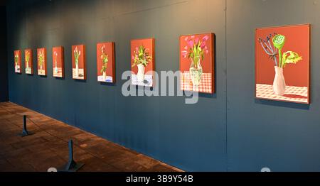 David Hockney, j'écrase des peintures, vingt fleurs pour 2025 et quelques plus grandes photos, moulin à sels, Saltaire, West Yorkshire Banque D'Images