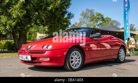 2001 Alfa Romeo Spider, exposée au Bicester Scramble le 27 avril 2025. Banque D'Images