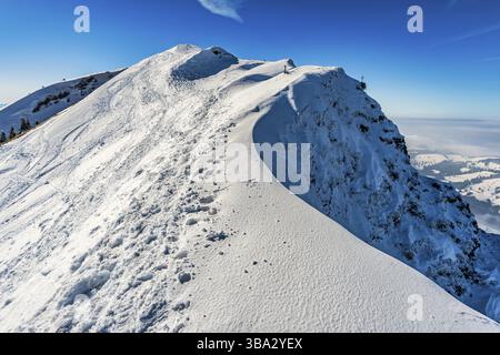 Fantastique tour en raquettes sur le Hochgrat sur la Nagelfluhkette dans l'Allgaeu Banque D'Images