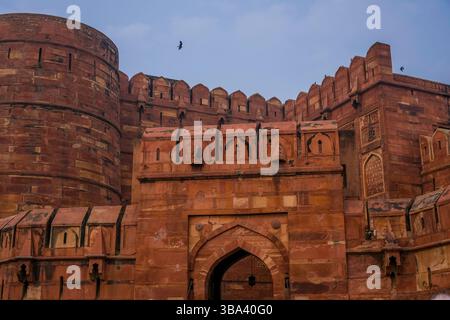 Le fort d'Agra ou fort rouge est une forteresse et une attraction principale à Agra Inde Banque D'Images