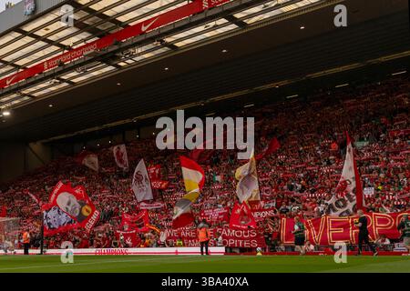 Anfield, Liverpool le dimanche 11 mai 2025. Vue générale du Kop lors du match de premier League entre Liverpool et Arsenal à Anfield, Liverpool, dimanche 11 mai 2025. (Photo : Steven Halliwell | mi News) crédit : MI News & Sport /Alamy Live News Banque D'Images