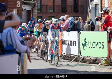 Lincoln, Royaume-Uni. 11 mai 2025. Rapha Lincoln Grand Prix course féminine dimanche 11 mai 2025 1. Lauren Dickson (équipe Handsling Alba Dev Road) 2. Anna Morris 3. Grace Lister (équipe cycliste Hess) crédit photo : Phil Crow/Alamy Live News crédit : Phil Crow/Alamy Live News Banque D'Images