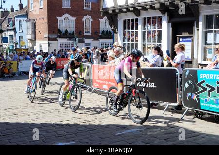 Lincoln, Royaume-Uni. 11 mai 2025. Rapha Lincoln Grand Prix course féminine dimanche 11 mai 2025 1. Lauren Dickson (équipe Handsling Alba Dev Road) 2. Anna Morris 3. Grace Lister (équipe cycliste Hess) crédit photo : Phil Crow/Alamy Live News crédit : Phil Crow/Alamy Live News Banque D'Images