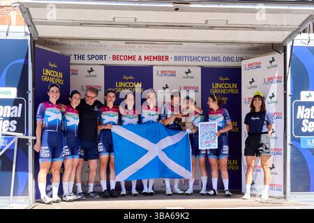 Lincoln, Royaume-Uni. 11 mai 2025. Rapha Lincoln Grand Prix course féminine dimanche 11 mai 2025 1. Lauren Dickson (équipe Handsling Alba Dev Road) 2. Anna Morris 3. Grace Lister (équipe cycliste Hess) crédit photo : Phil Crow/Alamy Live News crédit : Phil Crow/Alamy Live News Banque D'Images