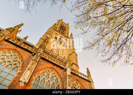 Église historique dans le centre-ville d'Arnhem, pays-Bas Banque D'Images