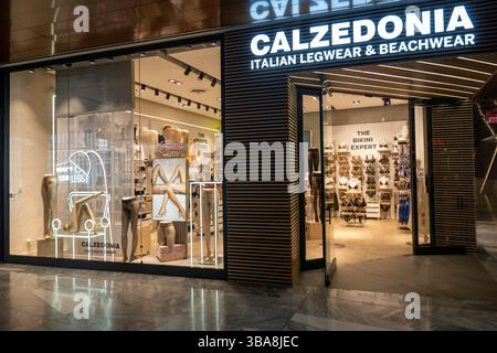 Les boutiques de Hudson Yards offrent des possibilités de shopping haut de gamme, New York City, USA 2025 Banque D'Images