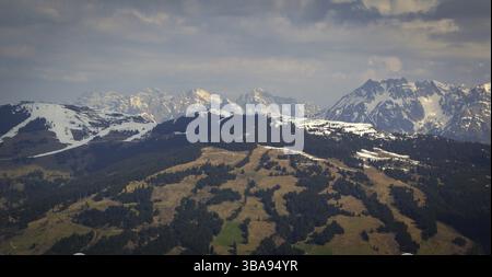 La disparition de la neige dans les Alpes autrichiennes au printemps Banque D'Images