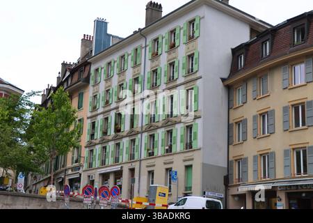 Bâtiments de la rue Louis-Auguste-Curtat juste en dessous de la cathédrale de Lausanne, cathédrale de Lausanne, cathédrale notre Dame de Lausanne, Suisse Banque D'Images