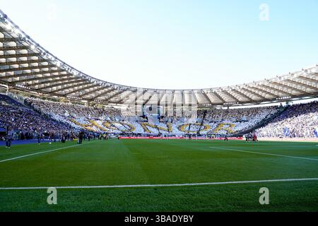 Rome, Italie. 10 mai 2025. Les supporters du SS Lazio lors du match de Serie A Enilive entre le SS Lazio et le Juventus FC au Stadio Olimpico le 10 mai 2025 à Rome, en Italie. Crédit : Giuseppe Maffia/Alamy Live News Banque D'Images