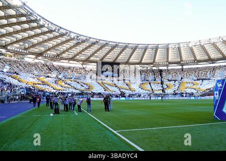 Rome, Italie. 10 mai 2025. Les supporters du SS Lazio lors du match de Serie A Enilive entre le SS Lazio et le Juventus FC au Stadio Olimpico le 10 mai 2025 à Rome, en Italie. Crédit : Giuseppe Maffia/Alamy Live News Banque D'Images