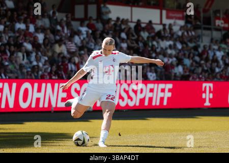 Cologne, Allemagne. 11 mai 2025. Cologne, Allemagne, 11 mai 2025 Julia Schiffahrt (22 - 1.FC Koeln) tournée lors du match Google Pixel Frauen-Bundesliga entre le 1.FC Koln et turbine Potsdam au Franz-Kremer-Stadion, à Cologne, en Allemagne. (Gabor Baumgarten/SPP) crédit : SPP Sport Press photo. /Alamy Live News Banque D'Images