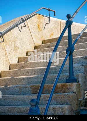 Escalier menant au sommet du Lighthouse Champagne Bar, Folkestone Harbour Arm, Kent Banque D'Images