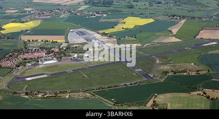 Vue aérienne de l'aéroport de Leeds East (anciennement RAF Church Fenton), North Yorkshire Banque D'Images