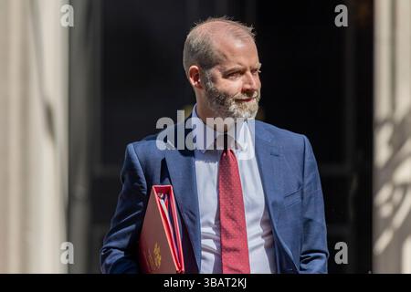 Londres, Royaume-Uni. 13 mai 2025. Le secrétaire d'entreprise Jonathan Reynolds quitte le 10 Downing Street après une réunion du Cabinet. Hier, le premier ministre a annoncé des plans de contrôle de l'immigration. Crédit : Marcin Nowak/Alamy Live News Banque D'Images