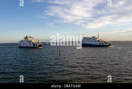 Portsmouth, Hampshire, Royaume-Uni - 23 avril 2025 : ferry Wightlink St Clare, Port de Portsmouth Banque D'Images