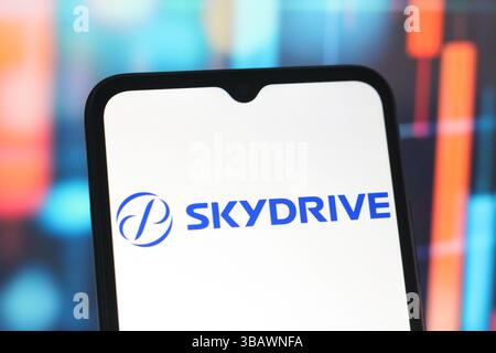 Canada. 13 mai 2025. Dans cette illustration photo, le logo SkyDrive est affiché sur l'écran d'un smartphone. (Crédit image : © Thomas Fuller/SOPA images via ZUMA Press Wire) USAGE ÉDITORIAL SEULEMENT ! Non destiné à UN USAGE commercial ! Banque D'Images