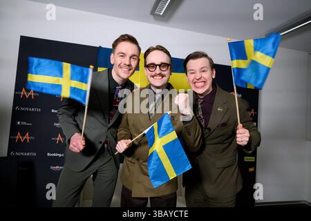 Bâle, Suisse. 14 mai 2025. L'entrée de la Suède est célébrée par KAJ après avoir accédé à la finale de la 69ème édition du concours Eurovision de la chanson (ESC) au salon Jakobshalle, à Bâle, Suisse, mardi 13 mai, 2025.photo : Jessica Gow/TT/Code 10070 crédit : TT News Agency/Alamy Live News Banque D'Images