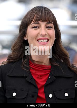 Cannes, France. 14 mai 2025. Juliette Armanet présente au Leave One Day Photocall, dans le cadre du 78ème Festival de Cannes, Palais des Festival. Crédit : Doug Peters/EMPICS/Alamy Live News Banque D'Images